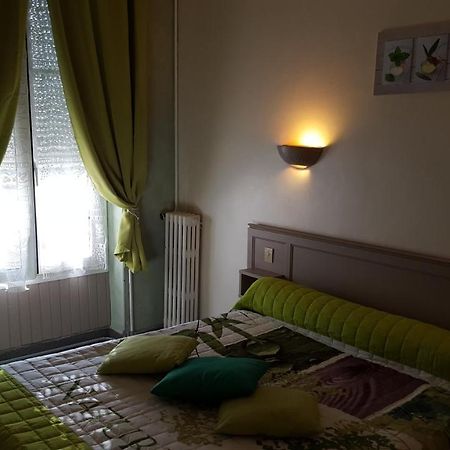 Hotel Ronsin Fresnay-sur-Sarthe Εξωτερικό φωτογραφία