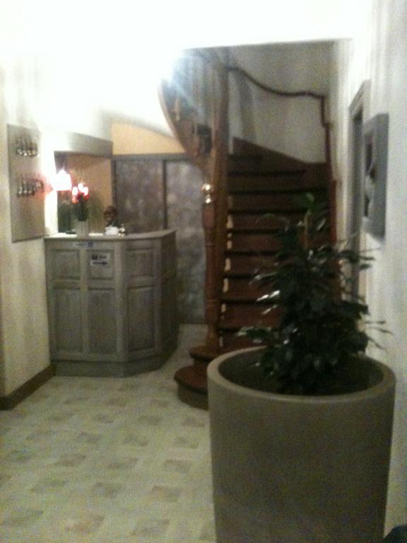 Hotel Ronsin Fresnay-sur-Sarthe Εξωτερικό φωτογραφία
