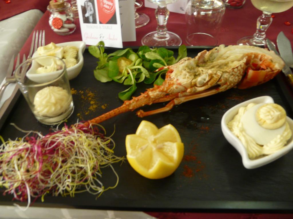 Hotel Ronsin Fresnay-sur-Sarthe Εξωτερικό φωτογραφία