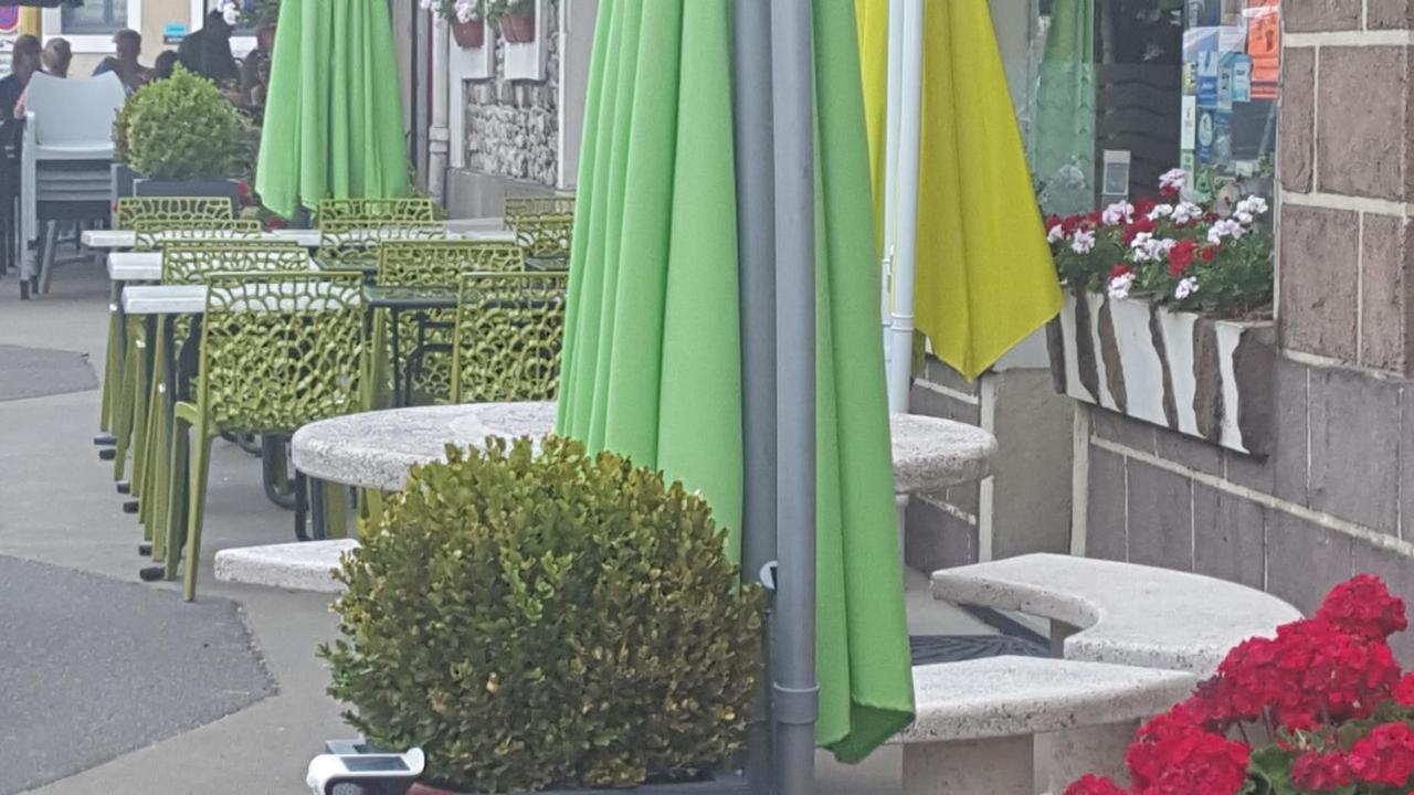 Hotel Ronsin Fresnay-sur-Sarthe Εξωτερικό φωτογραφία